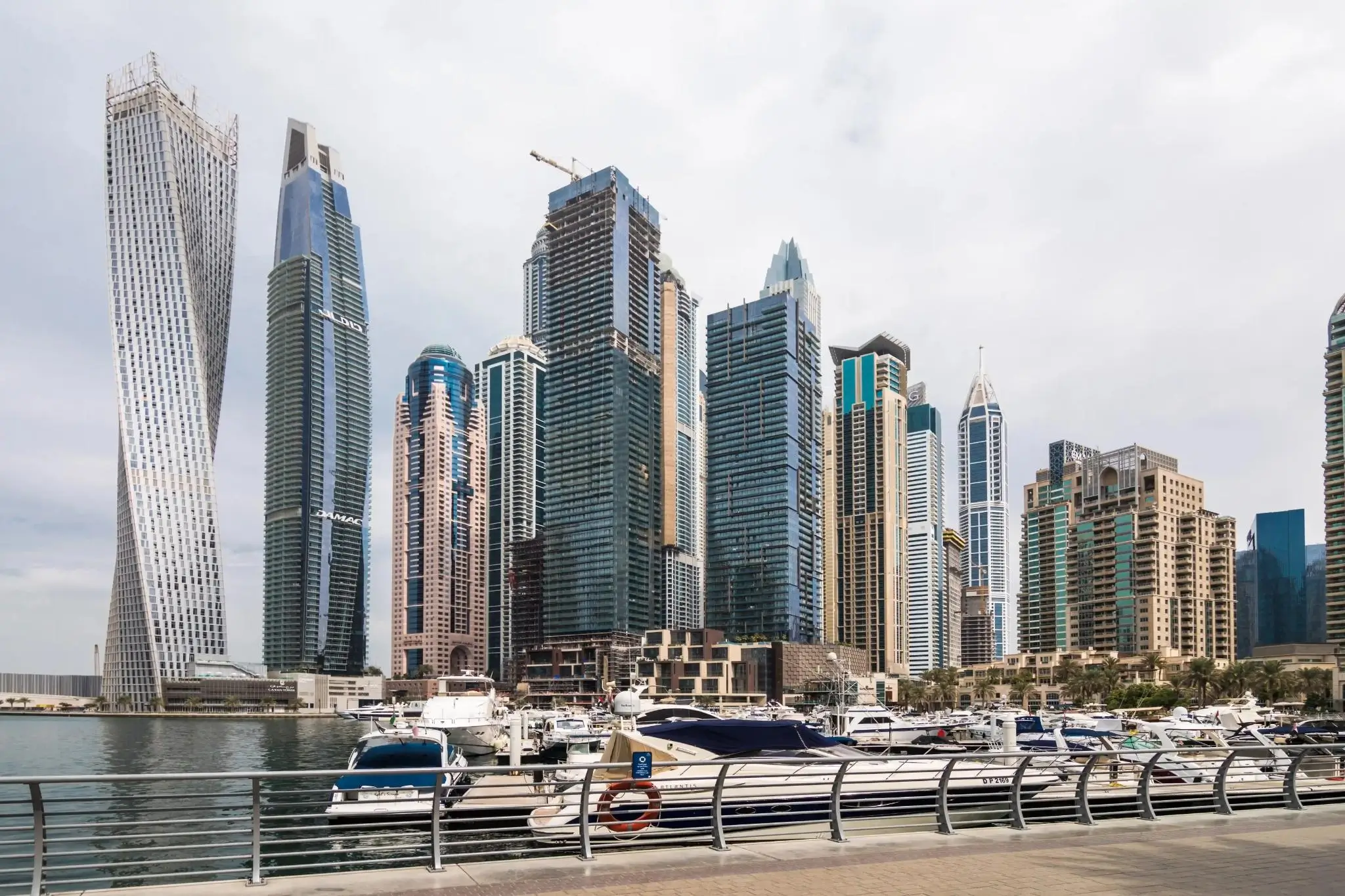 Vacation Homes vs. Hotel Apartments in Dubai: Which One Performs Better?