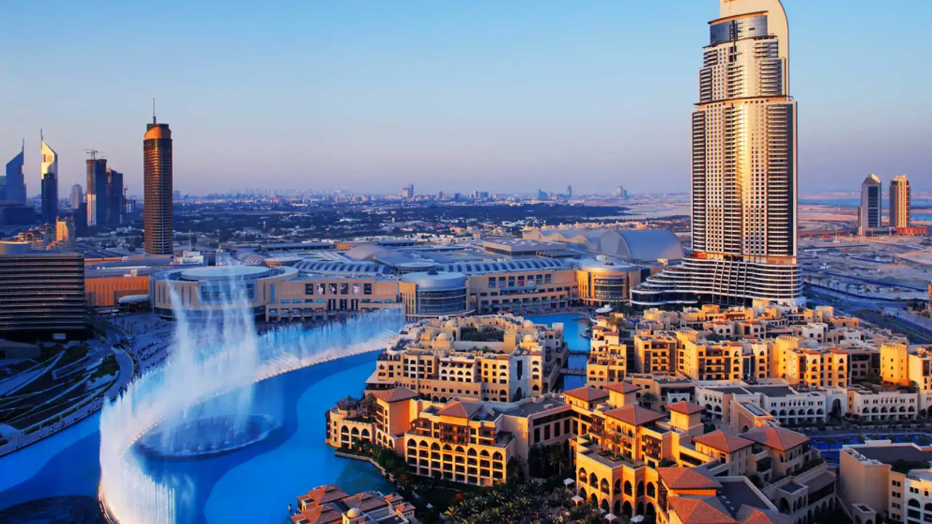 From Landmarks to Lifestyle: Where to Buy Property Near Dubai’s Hotspots